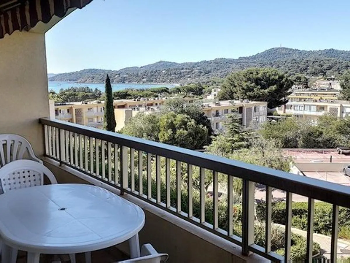 T2 Climatise, Wifi, Parking Prive, A Deux Pas De La Plage - Bormes Les Mimosas - Fr-1-610-71 0*, 봄레미모사
